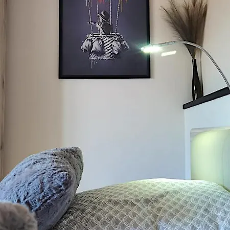 L'interlude, Confort Et Equipe Pour Escale Entre Terre Et Calais